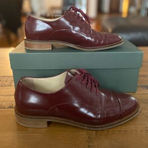 Hobbs Oxford lace up shoes in burgundy. Size US6 (EU37). worn, good condition.